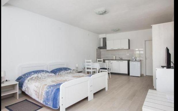 Apartmani Ve-Ro 1 オパティヤ エクステリア 写真